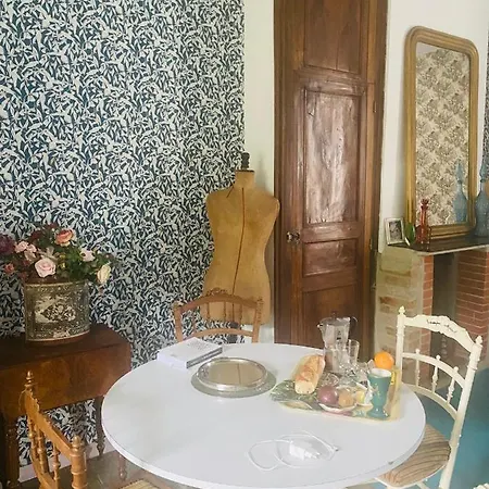 Pixie-poi Bed and Breakfast *